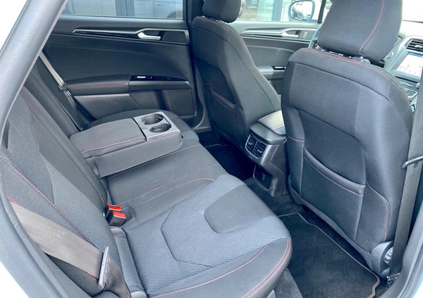 Ford Mondeo cena 86150 przebieg: 59000, rok produkcji 2018 z Prochowice małe 529
